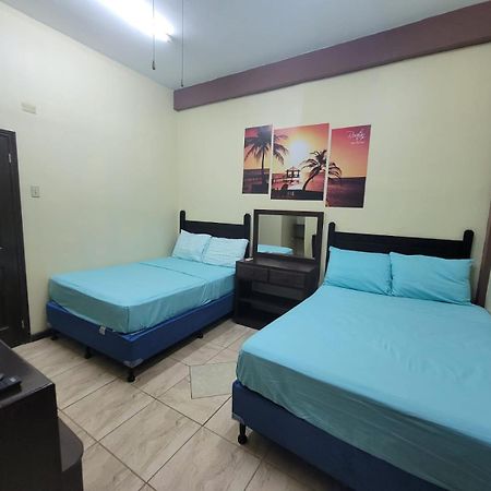 B Aparts Hotel Coxen Hole Dış mekan fotoğraf