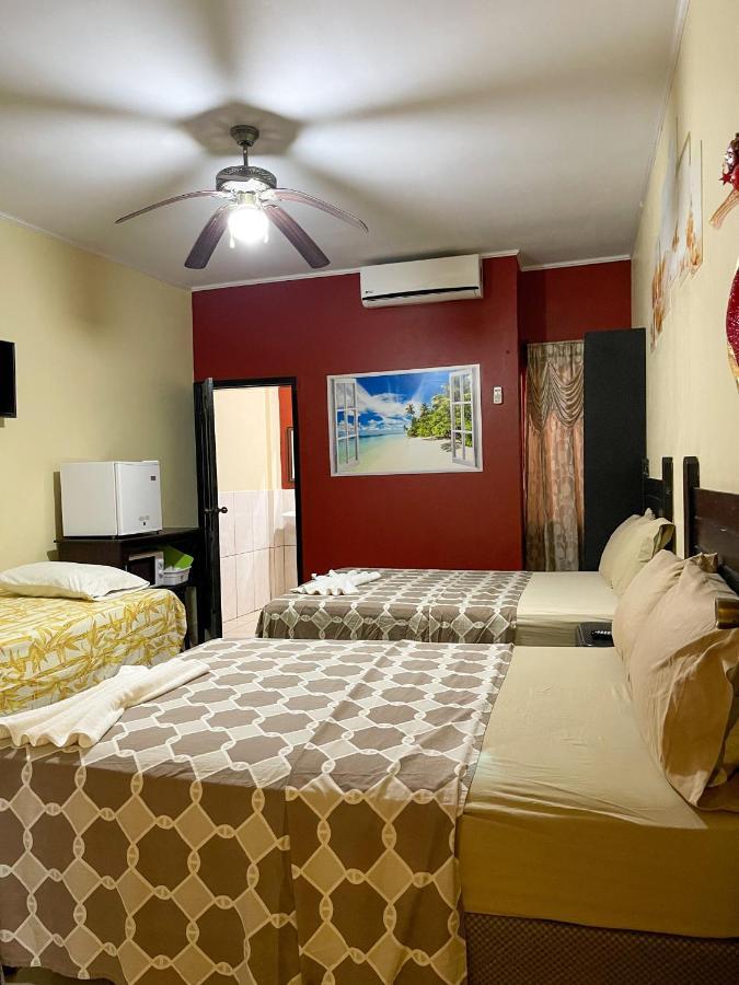 B Aparts Hotel Coxen Hole Dış mekan fotoğraf