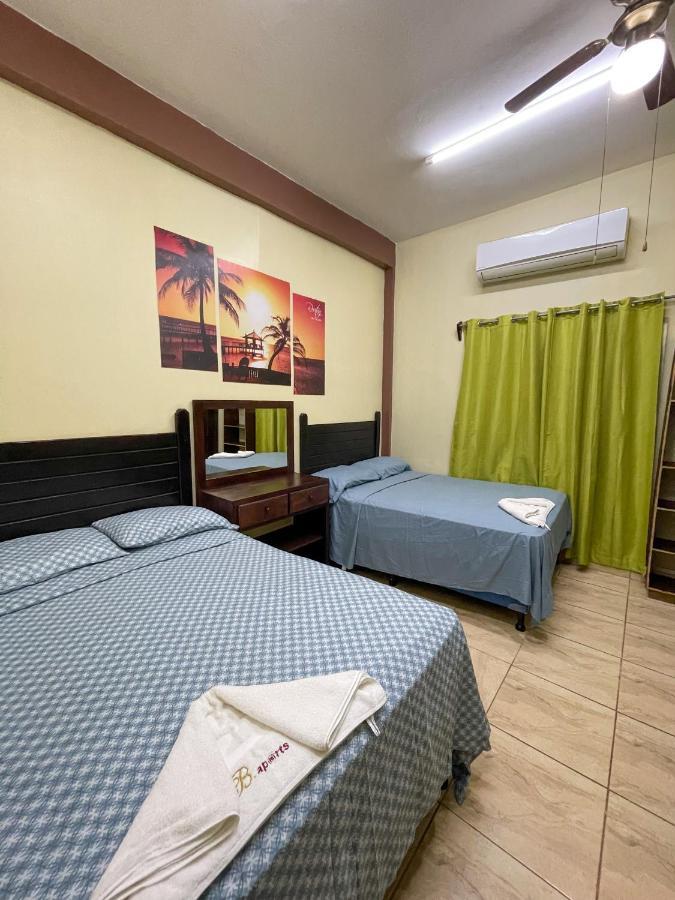 B Aparts Hotel Coxen Hole Dış mekan fotoğraf