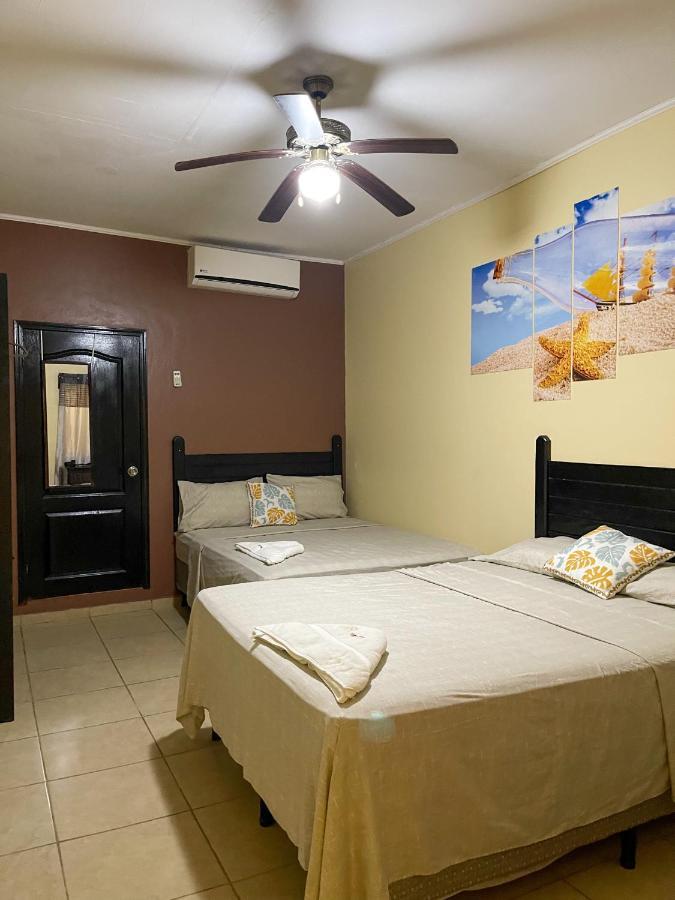 B Aparts Hotel Coxen Hole Dış mekan fotoğraf