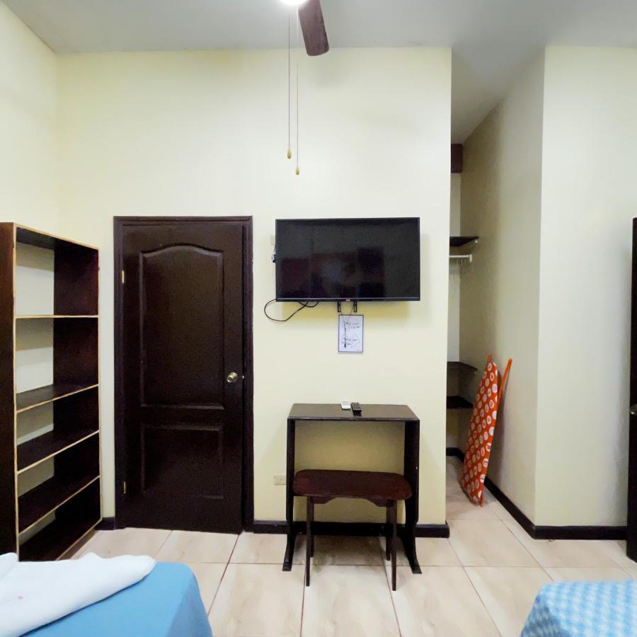 B Aparts Hotel Coxen Hole Dış mekan fotoğraf