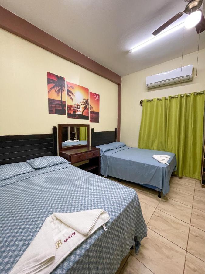 B Aparts Hotel Coxen Hole Dış mekan fotoğraf