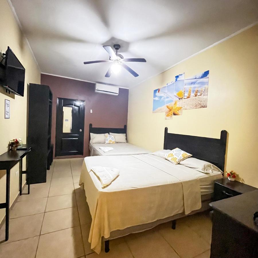 B Aparts Hotel Coxen Hole Dış mekan fotoğraf