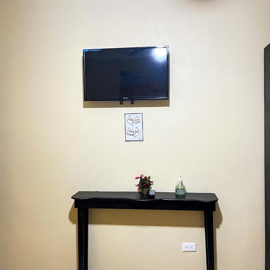 B Aparts Hotel Coxen Hole Dış mekan fotoğraf