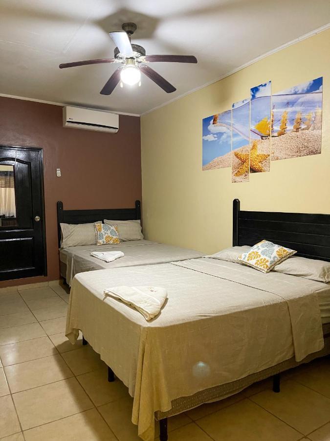 B Aparts Hotel Coxen Hole Dış mekan fotoğraf