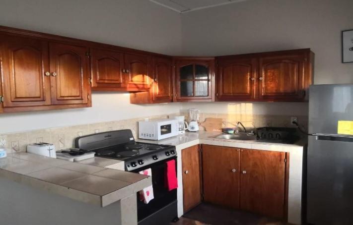 B Aparts Hotel Coxen Hole Dış mekan fotoğraf