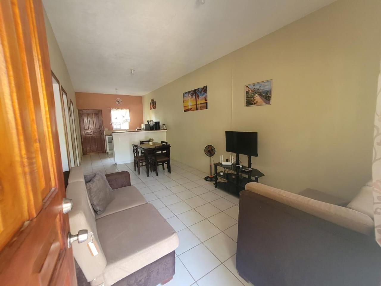 B Aparts Hotel Coxen Hole Dış mekan fotoğraf