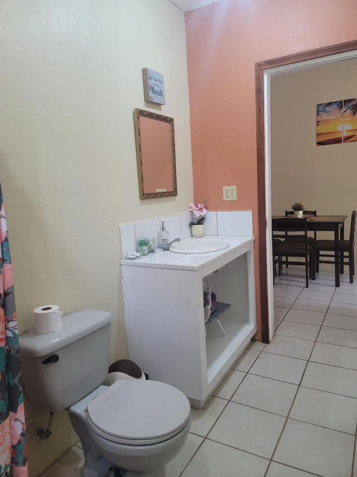 B Aparts Hotel Coxen Hole Dış mekan fotoğraf