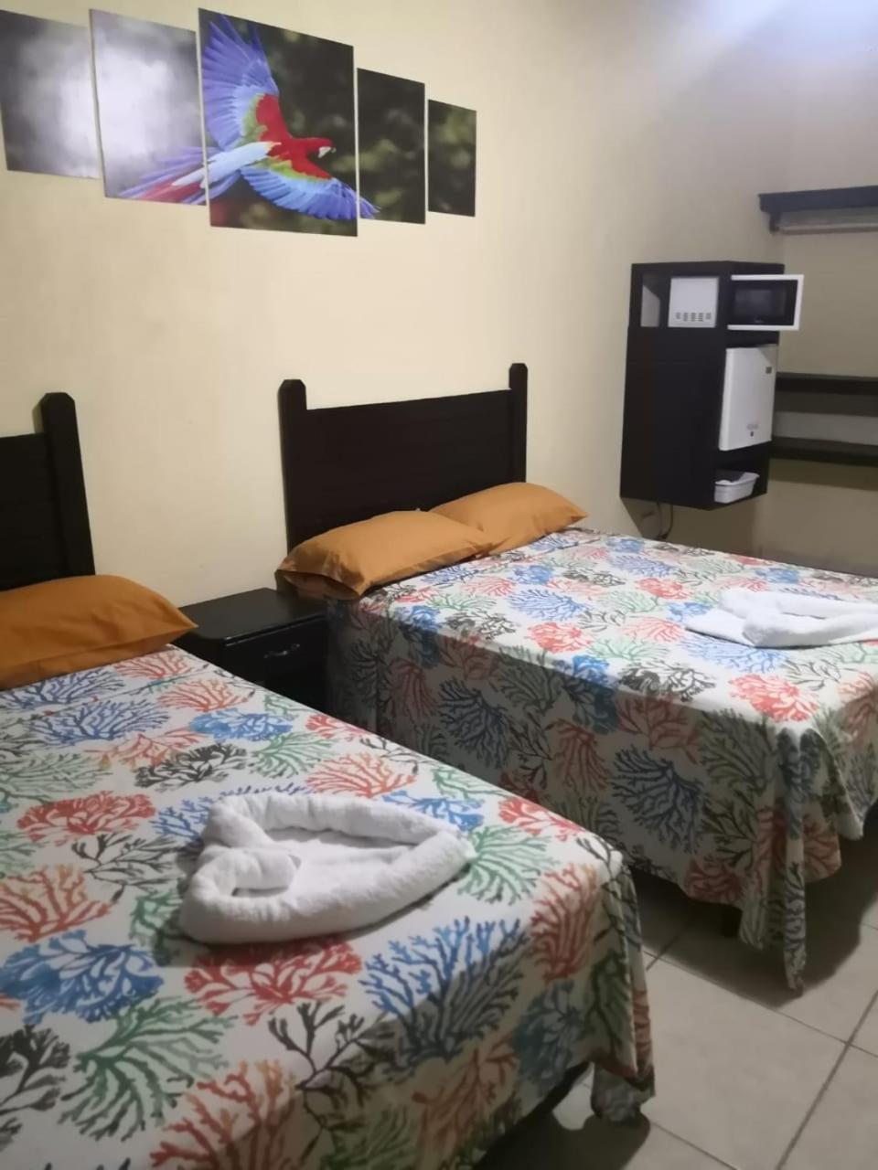 B Aparts Hotel Coxen Hole Dış mekan fotoğraf