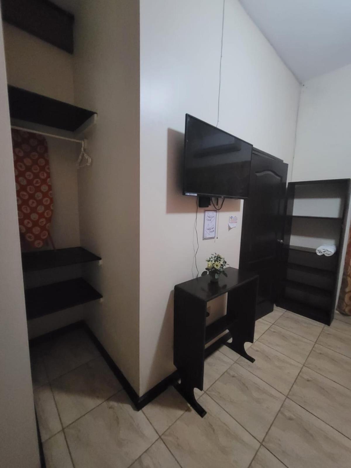 B Aparts Hotel Coxen Hole Dış mekan fotoğraf