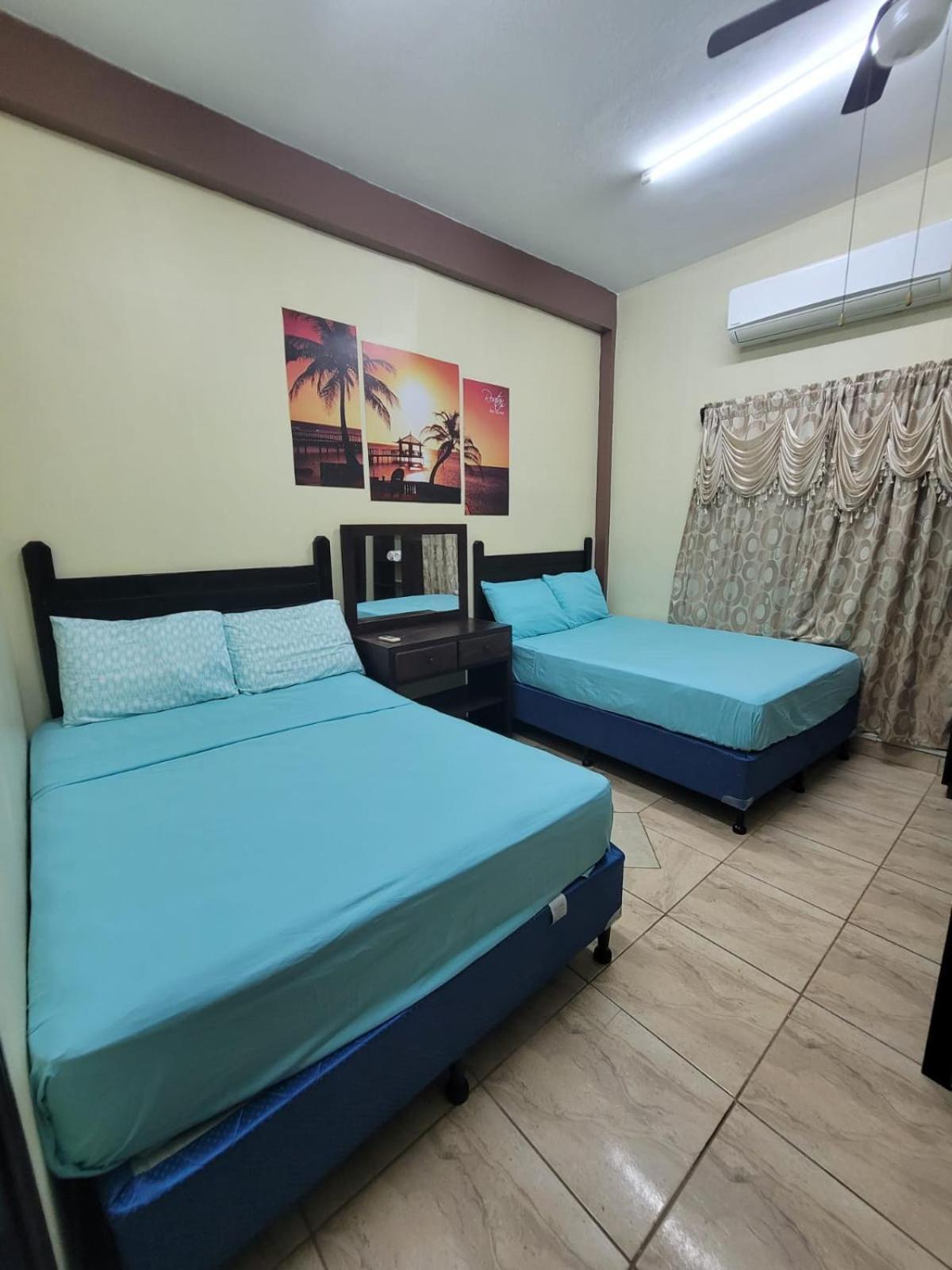 B Aparts Hotel Coxen Hole Dış mekan fotoğraf