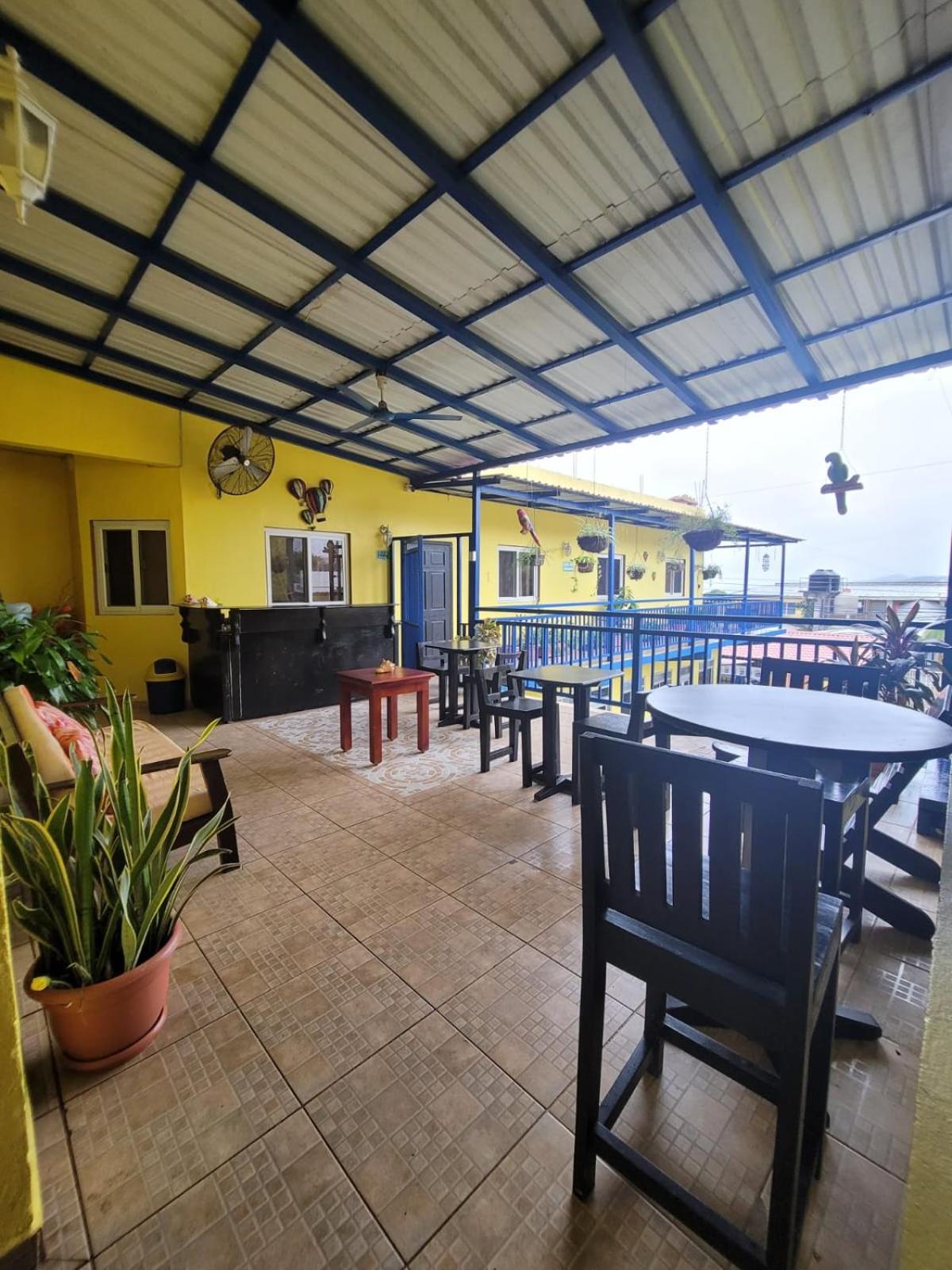 B Aparts Hotel Coxen Hole Dış mekan fotoğraf